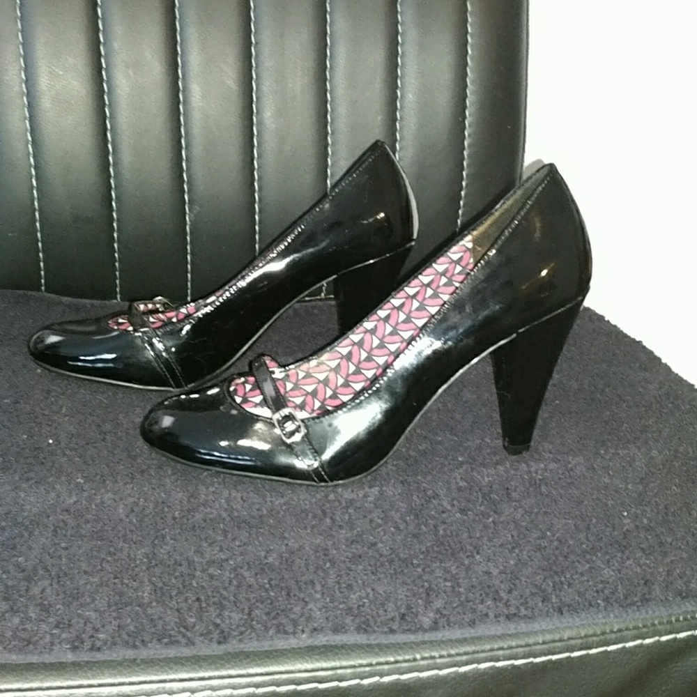Baby doll size 7 shoes with 3 inch heel